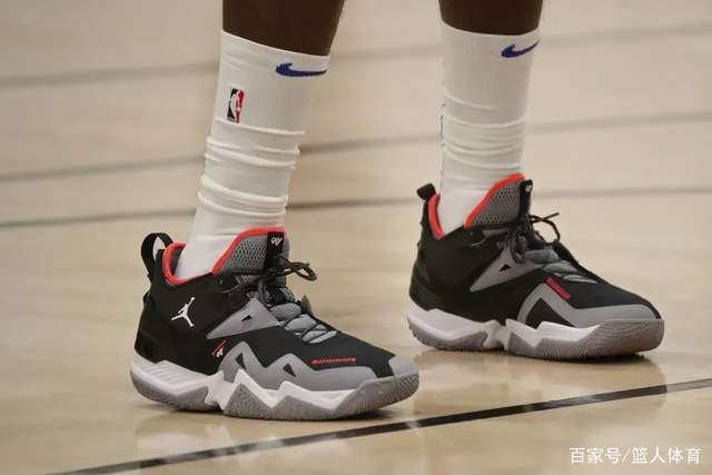 约基奇21+19+15掘金送奇才9连败 黄蜂力克爵士