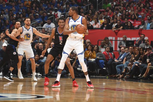 翟晓川13+10首钢6人上双轻取上海 王哲林20+14