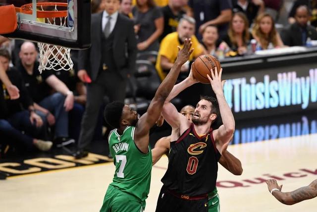 赵继伟31+13辽宁3-2淘汰广东 总决赛对阵新疆